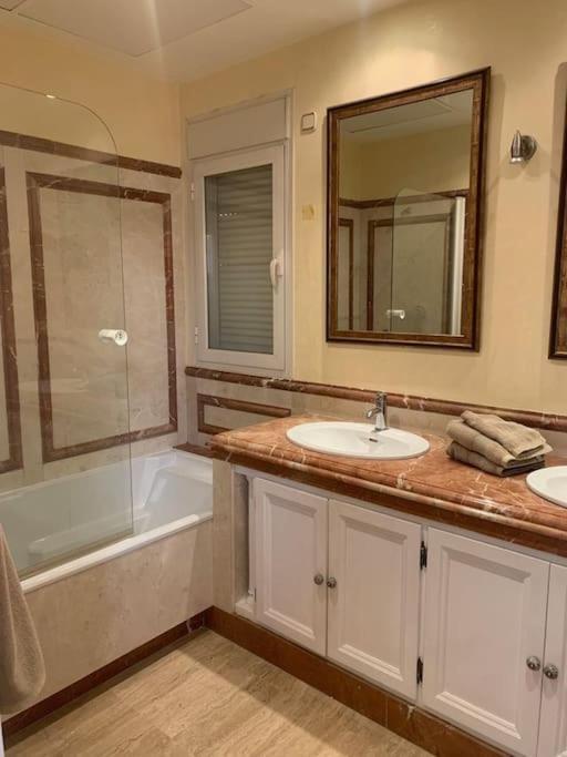 Elegant Penthouse On Marbella's Golden Mile Apartamento *