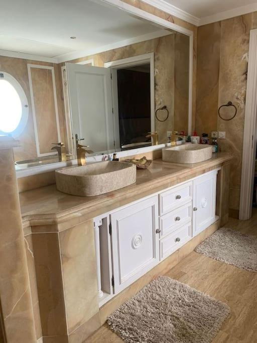 Apartment Elegant Penthouse On Marbella's Golden Mile Marbella