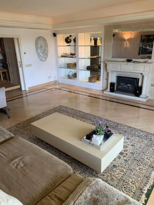 Elegant Penthouse On Marbella's Golden Mile * Marbella