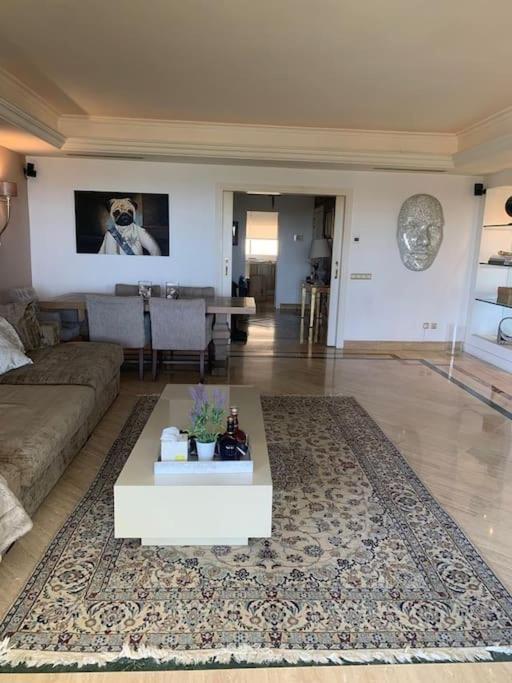 Apartment Elegant Penthouse On Marbella's Golden Mile *