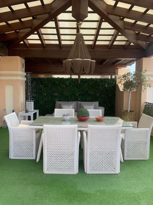 Apartment Elegant Penthouse On Marbella's Golden Mile *