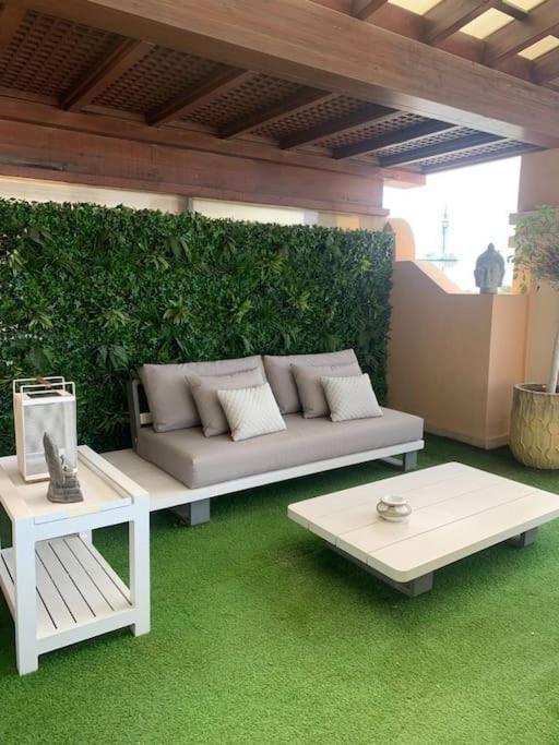 Apartment Elegant Penthouse On Marbella's Golden Mile