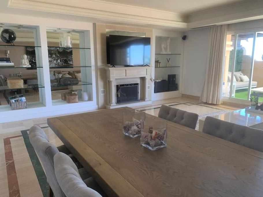 Elegant Penthouse On Marbella's Golden Mile Apartment *